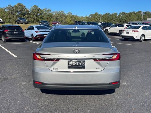 Used 2025 Toyota Camry LE image 15