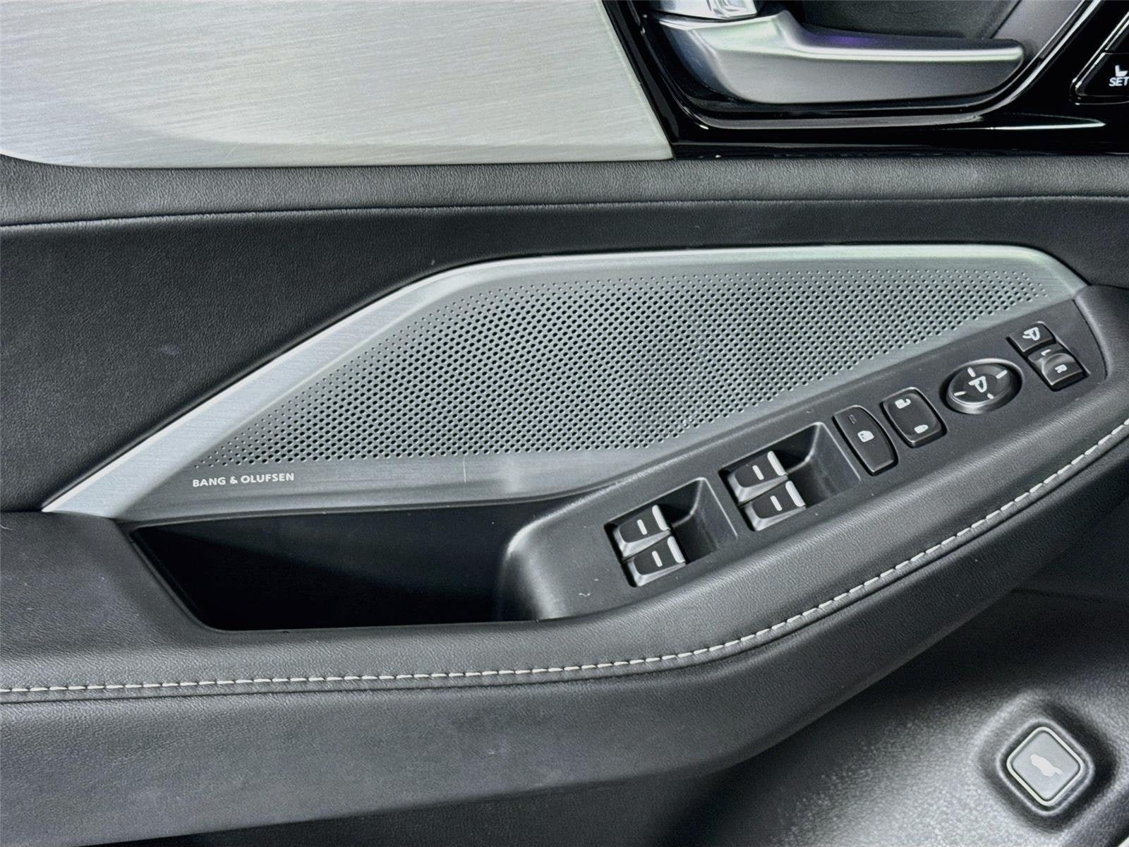 Used 2025 Acura MDX w/ Technology Package FWD image 21