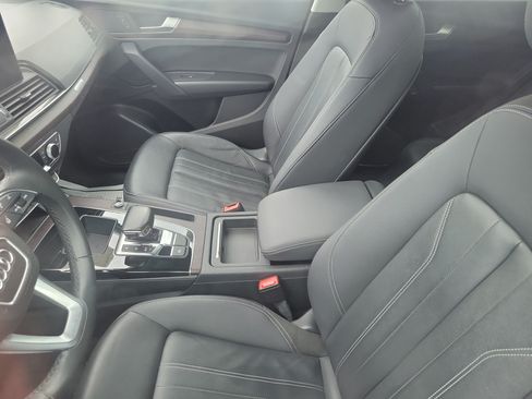 Used 2022 Audi Q5 2.0T Premium w/ Convenience Package AWD/4WD image 9