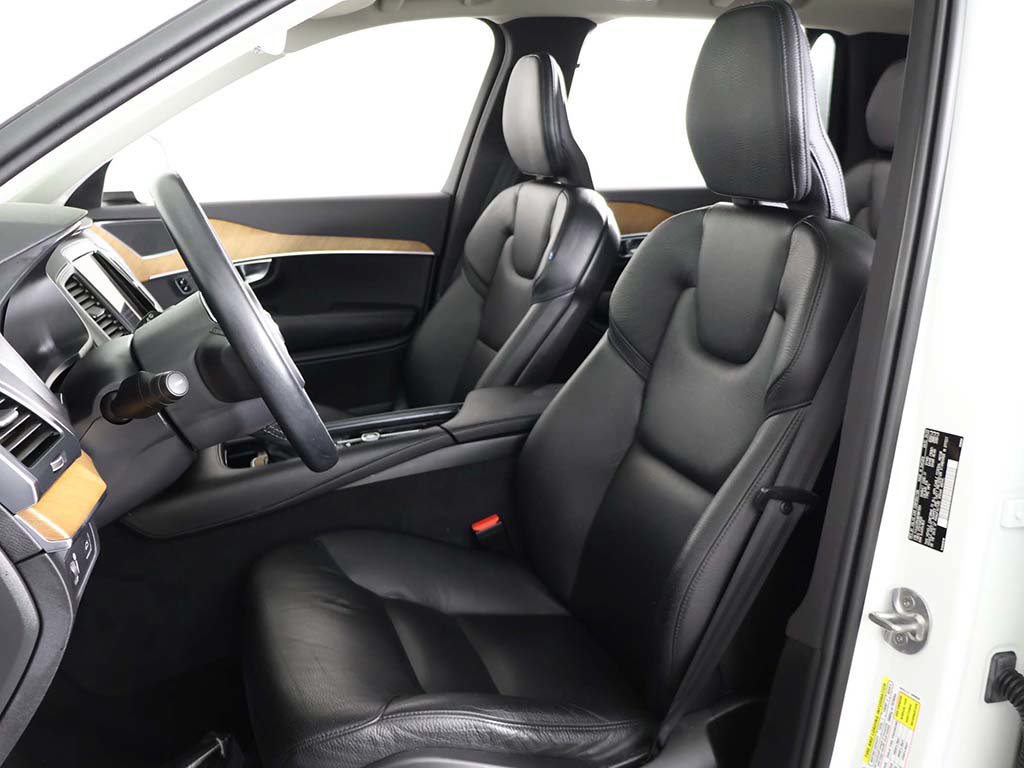 Used 2022 Volvo XC90 T6 Momentum w/ Climate Package AWD/4WD image 35