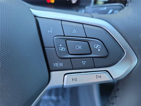 Used 2026 Volkswagen Jetta SE FWD image 17