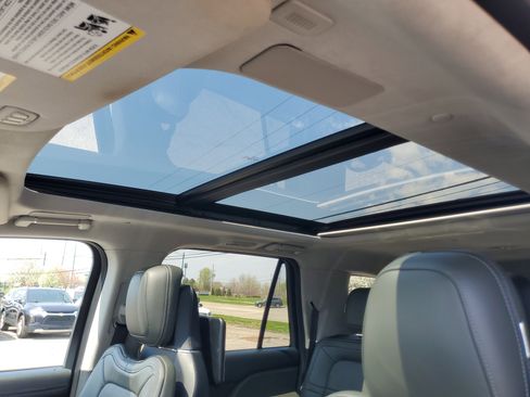 Used 2022 Lincoln Navigator L Black Label image 11