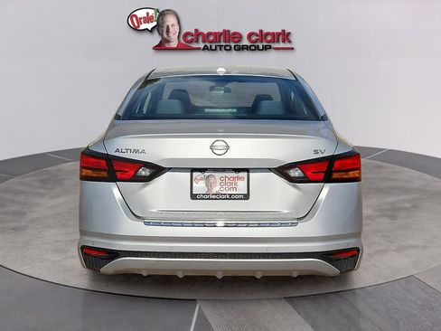 Used 2023 Nissan Altima 2.5 SV image 4