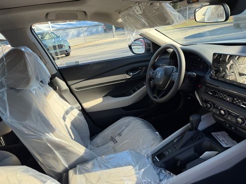 New 2025 Honda Accord SE image 30
