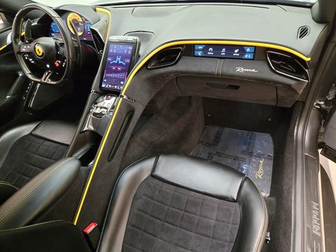 Used 2022 Ferrari Roma image 25