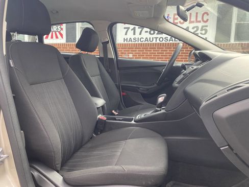 Used 2017 Ford Focus SE image 18