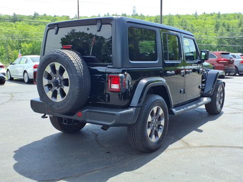 Used 2018 Jeep Wrangler Unlimited Sahara AWD/4WD image 4