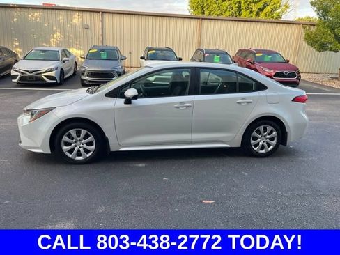 Used 2025 Toyota Corolla LE FWD image 38
