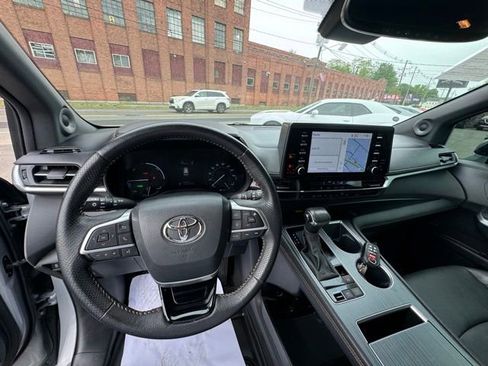 Used 2023 Toyota Sienna XLE Woodland Edition AWD/4WD image 22