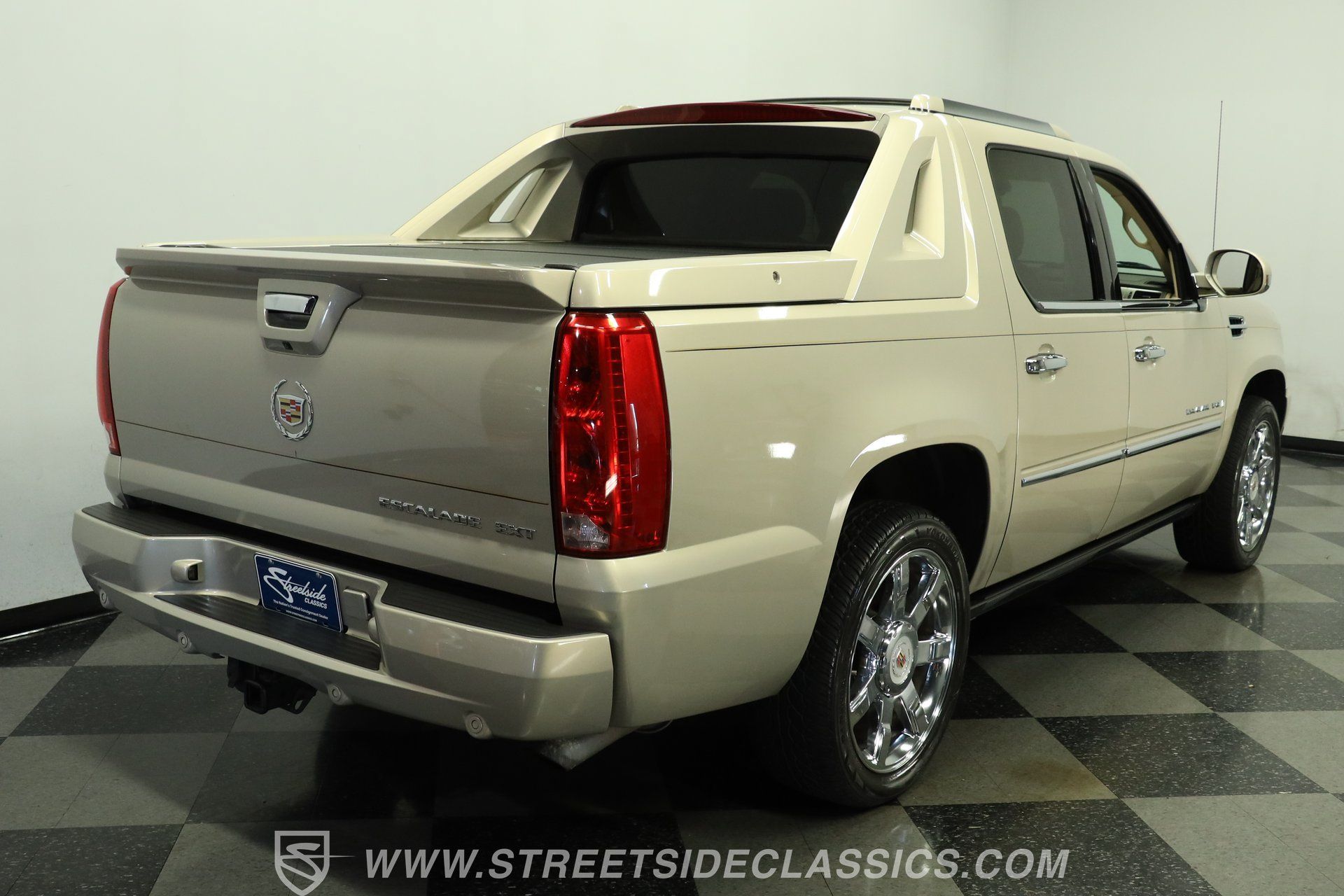 Used 2007 Cadillac Escalade EXT w/ Information Package AWD/4WD image 11