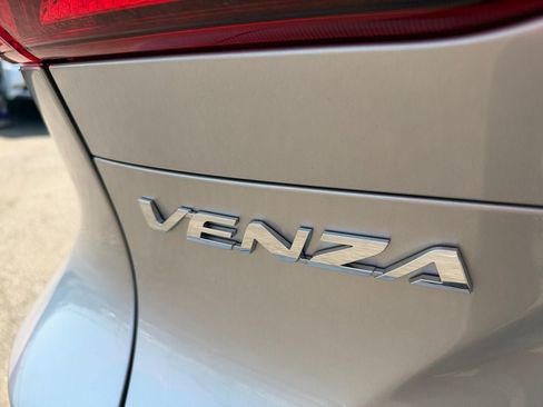 Used 2024 Toyota Venza Limited AWD/4WD image 34