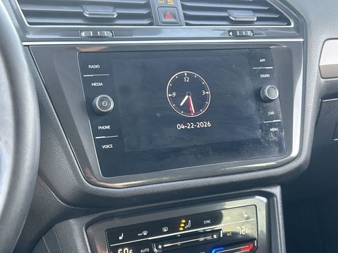 Used 2023 Volkswagen Tiguan SE w/ Panoramic Sunroof Package FWD image 23