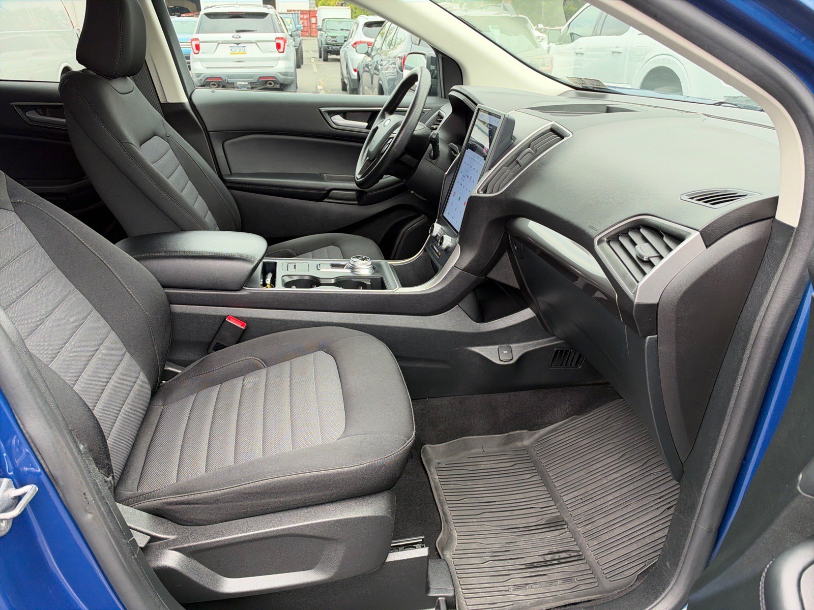 Certified 2024 Ford Edge SE w/ Black Appearance Package AWD/4WD image 16