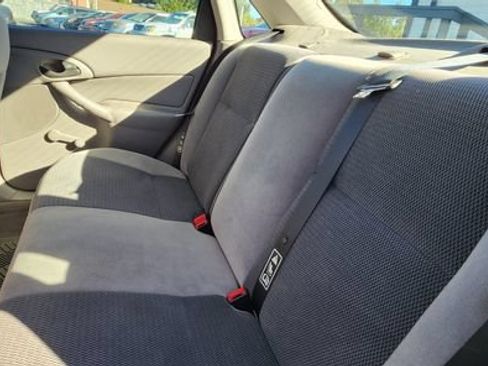 Used 2003 Ford Focus LX FWD image 10