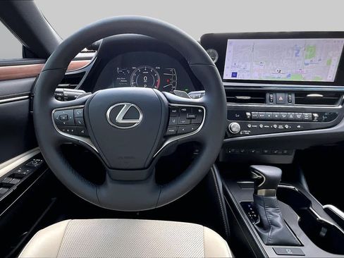 Used 2025 Lexus ES 350 w/ Premium Package FWD image 6