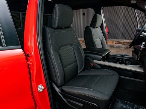 Used 2025 RAM 1500 Big Horn image 31