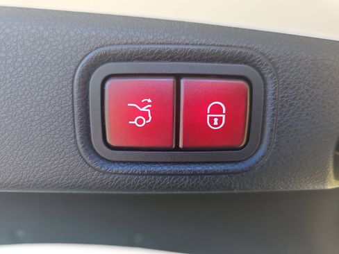 Certified 2022 Mercedes-Benz E 450 4MATIC Sedan image 13