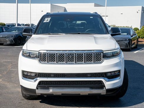 Used 2023 Jeep Grand Wagoneer 4WD image 2