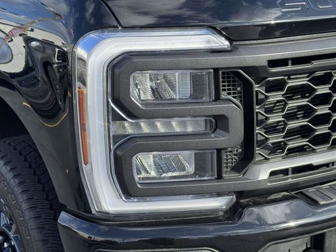 Used 2024 Ford F350 Lariat w/ Sport Appearance Package image 8