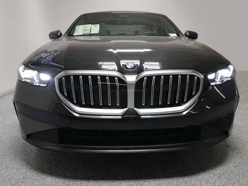 New 2026 BMW 530i image 2