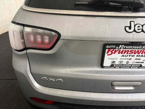 Certified 2023 Jeep Compass Limited image 17