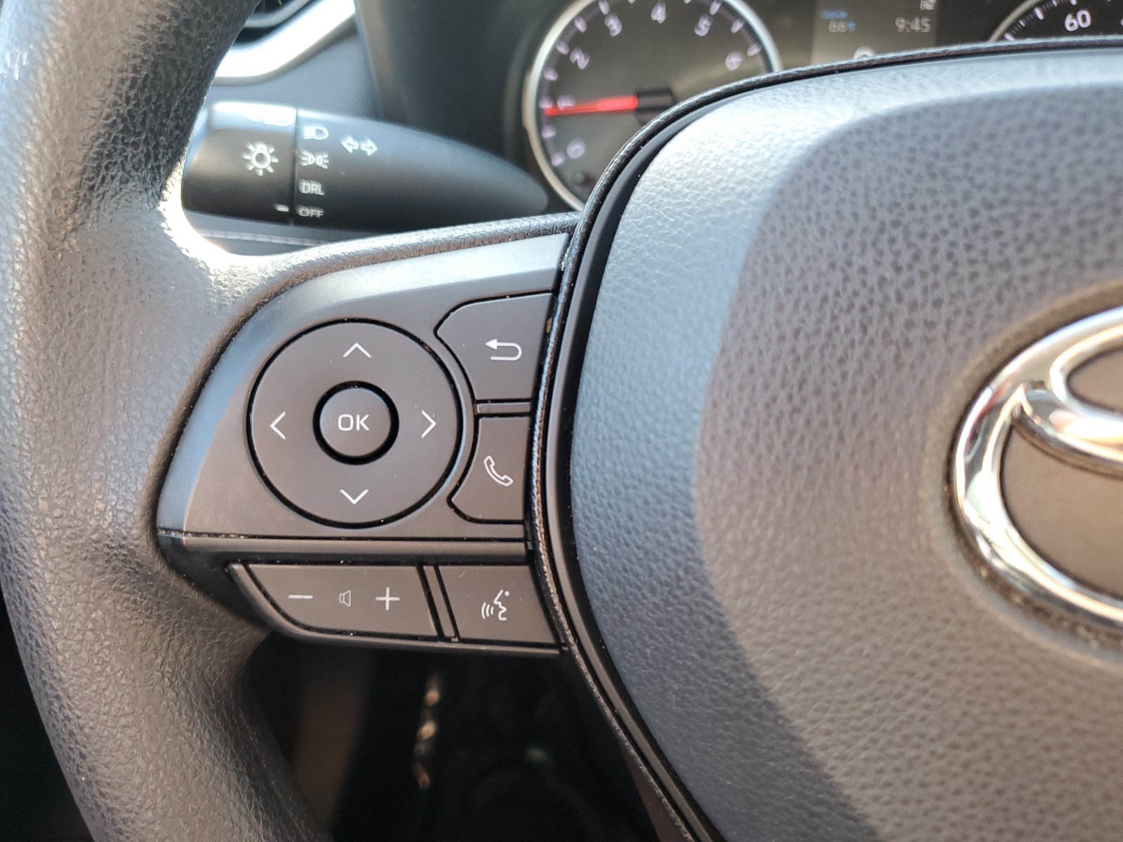 Certified 2021 Toyota RAV4 LE AWD/4WD image 22