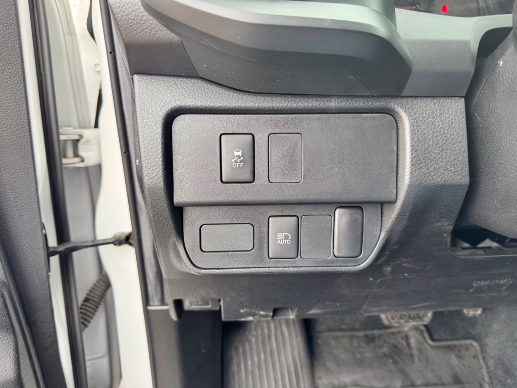 Used 2022 Toyota Tacoma SR w/ SX Package AWD/4WD image 17