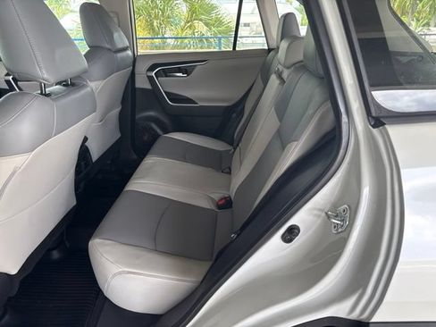 Used 2021 Toyota RAV4 Limited FWD image 3