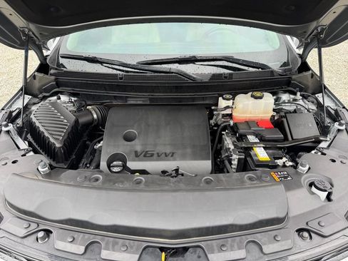 Used 2023 Buick Enclave Essence w/ Experience Buick Package image 11