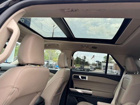 Used 2023 Ford Explorer XLT w/ Equipment Group 202A image 11