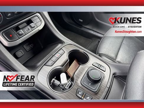 Used 2023 GMC Acadia SLT image 35