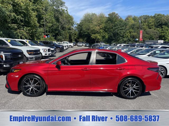 Used 2024 Toyota Camry SE FWD image 8