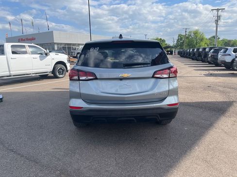 Used 2023 Chevrolet Equinox LS w/ LS Convenience Package FWD image 6