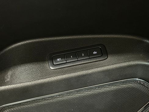 Used 2020 GMC Yukon SLT AWD/4WD image 24