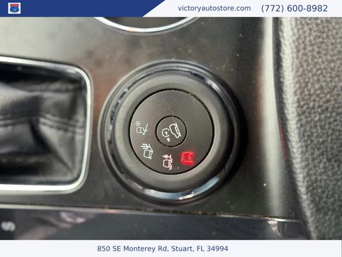 Used 2018 Ford Explorer XLT w/ Equipment Group 202A AWD/4WD image 29
