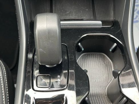 Used 2023 Volvo XC40 B5 Plus AWD/4WD image 22
