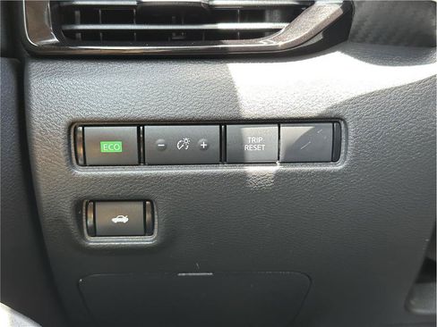 Used 2021 Nissan Sentra SV w/ SV Premium Package FWD image 25