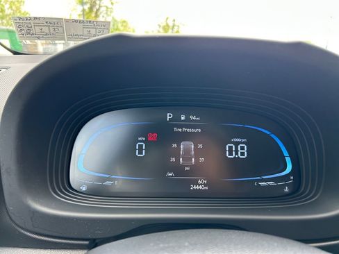 Used 2023 Hyundai Venue SE FWD image 27