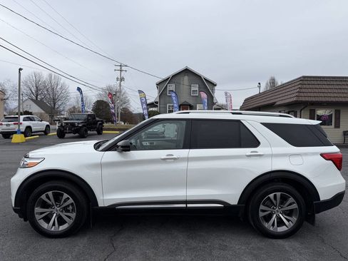 Used 2020 Ford Explorer Platinum w/ Premium Technology Package image 4