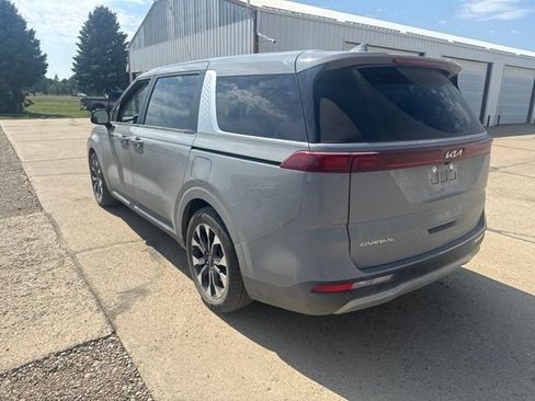 Used 2024 Kia Carnival EX FWD image 9