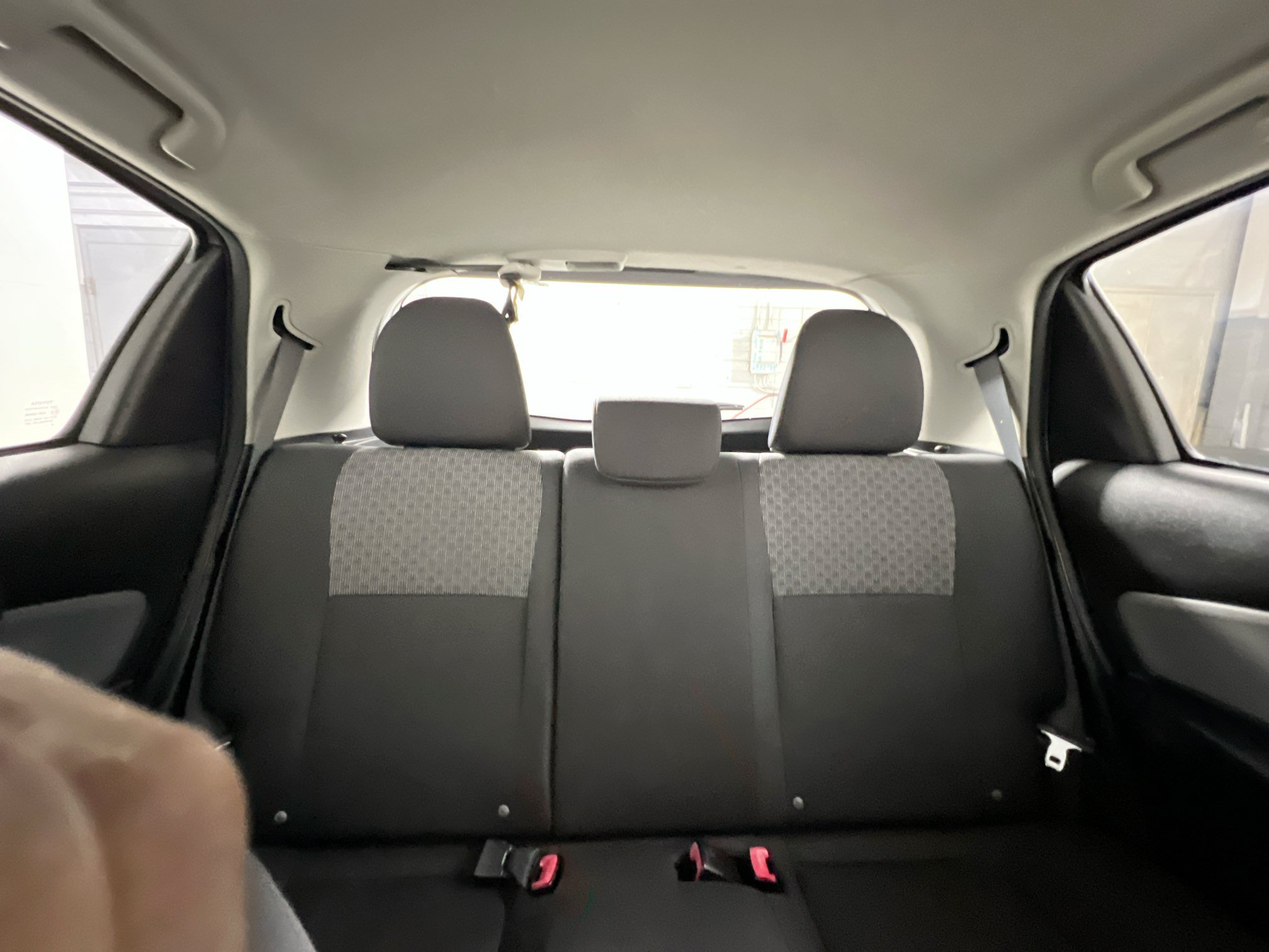 Used 2017 Toyota Yaris L FWD image 31