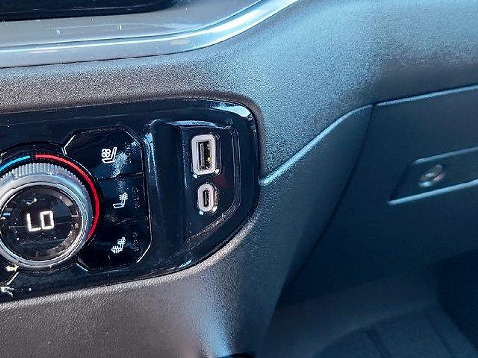 Used 2024 Chevrolet Silverado 2500 High Country w/ High Country Premium Package AWD/4WD image 37