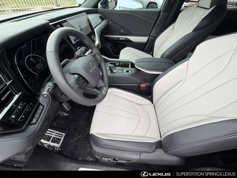 Certified 2026 Lexus TX 500h AWD w/ Technology Package image 17