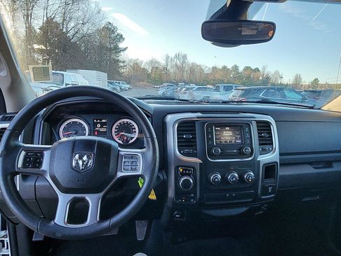 Used 2022 RAM 1500 Classic SLT image 17