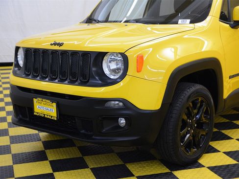Used 2018 Jeep Renegade Altitude image 5
