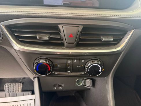 Used 2024 Buick Encore GX Preferred FWD image 27