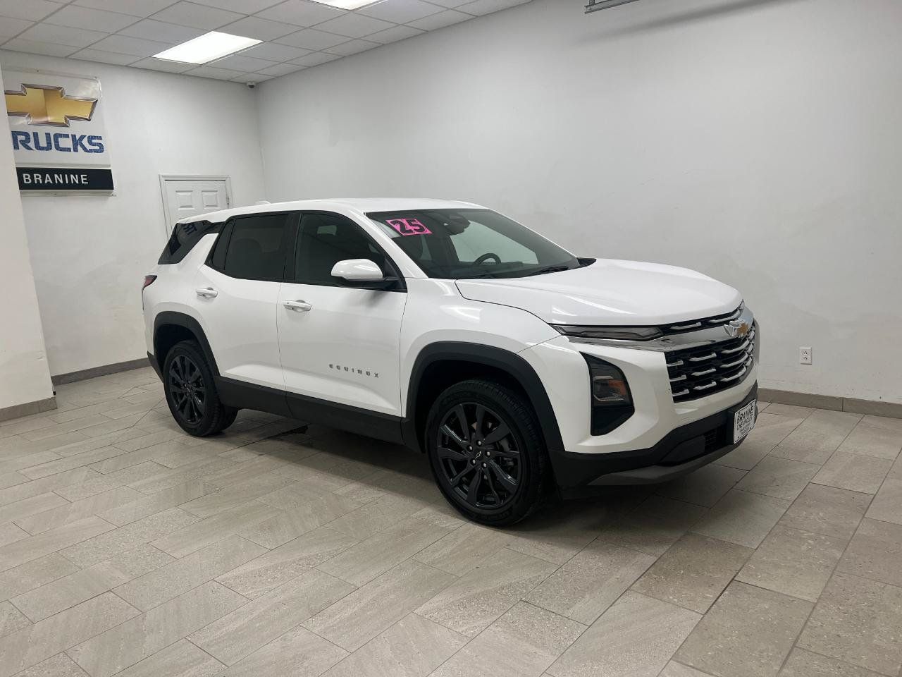 Used 2025 Chevrolet Equinox LT FWD image 14