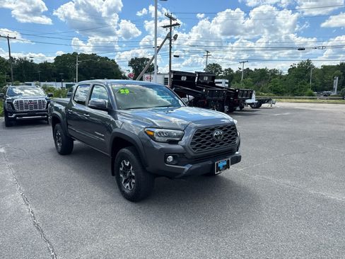 Used 2023 Toyota Tacoma TRD Off-Road AWD/4WD image 7