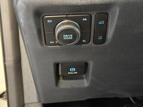 Used 2025 Ford Expedition Max Active AWD/4WD image 24