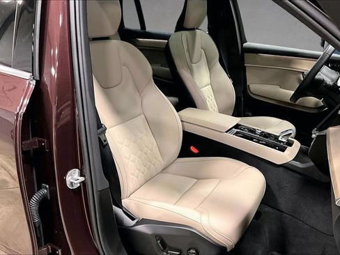 Certified 2026 Volvo XC90 B5 Plus w/ Protection Package Premier AWD/4WD image 29